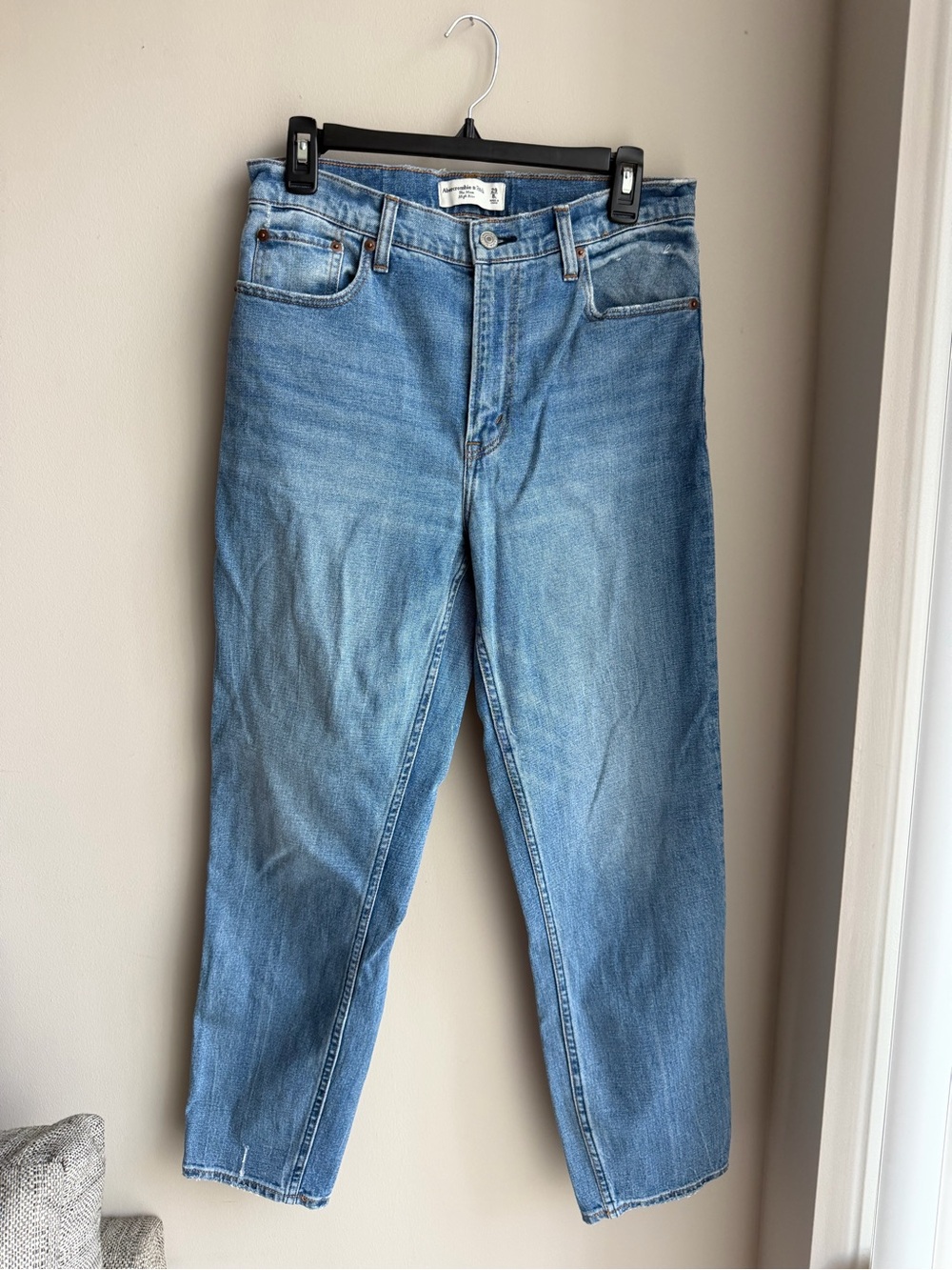 Abercrombie The Mom High Rise Jean